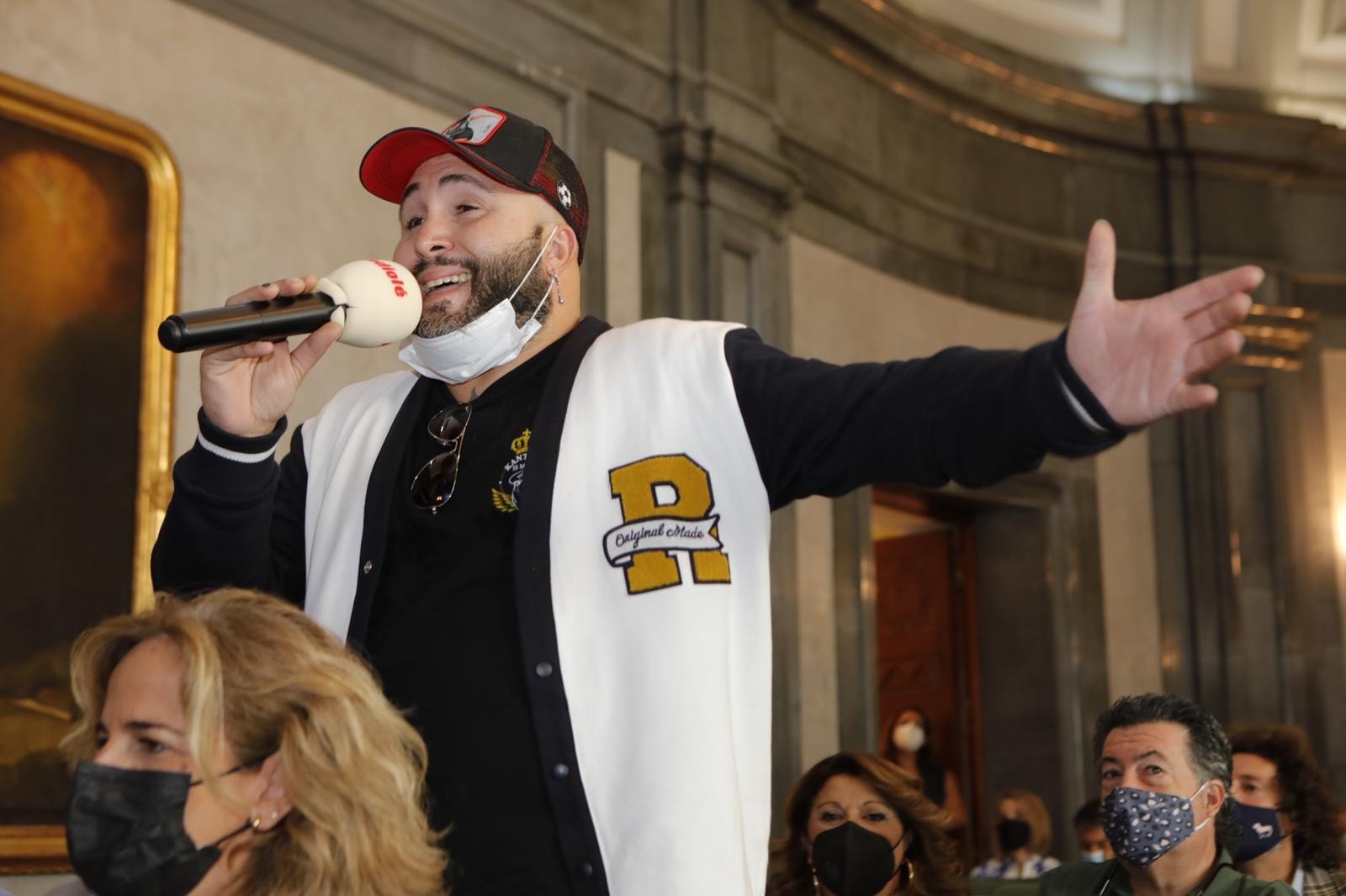 kiko rivera cafe ole