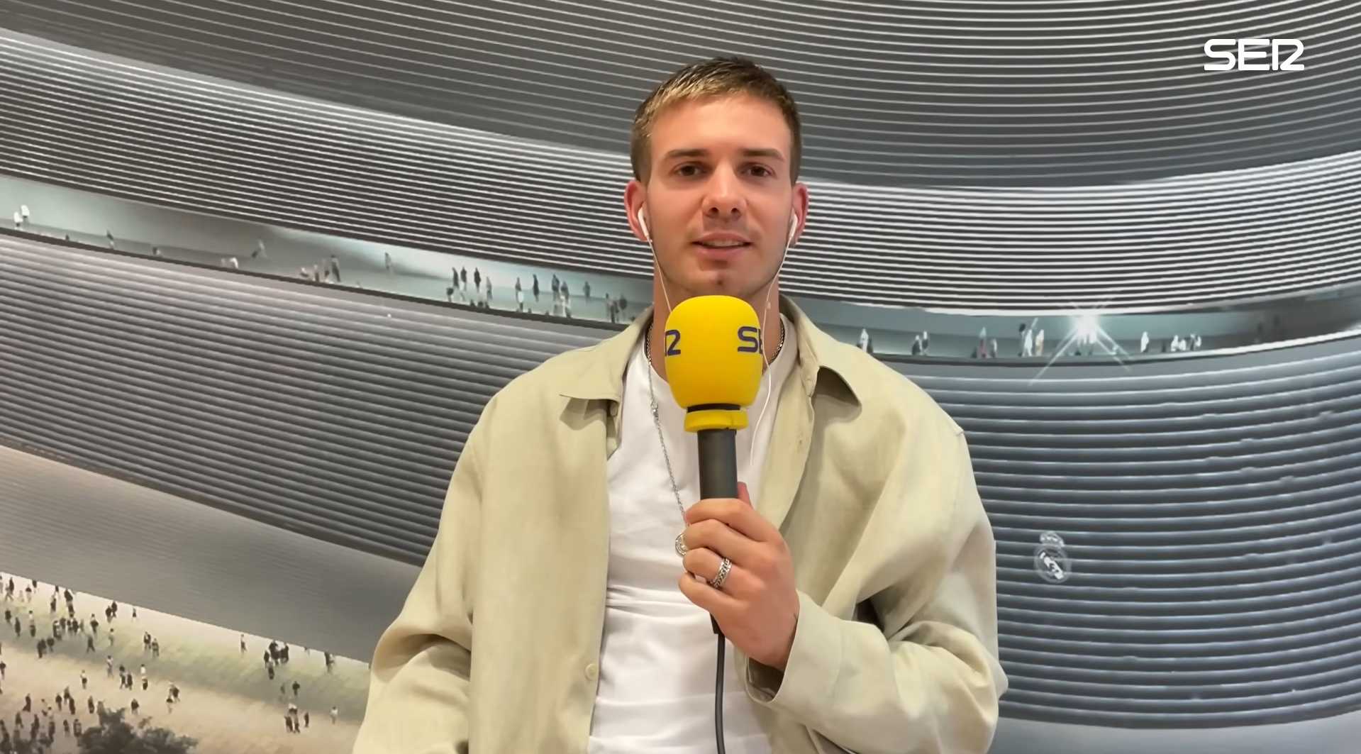 Franco Mastantuono durante una entrevista en El Larguero