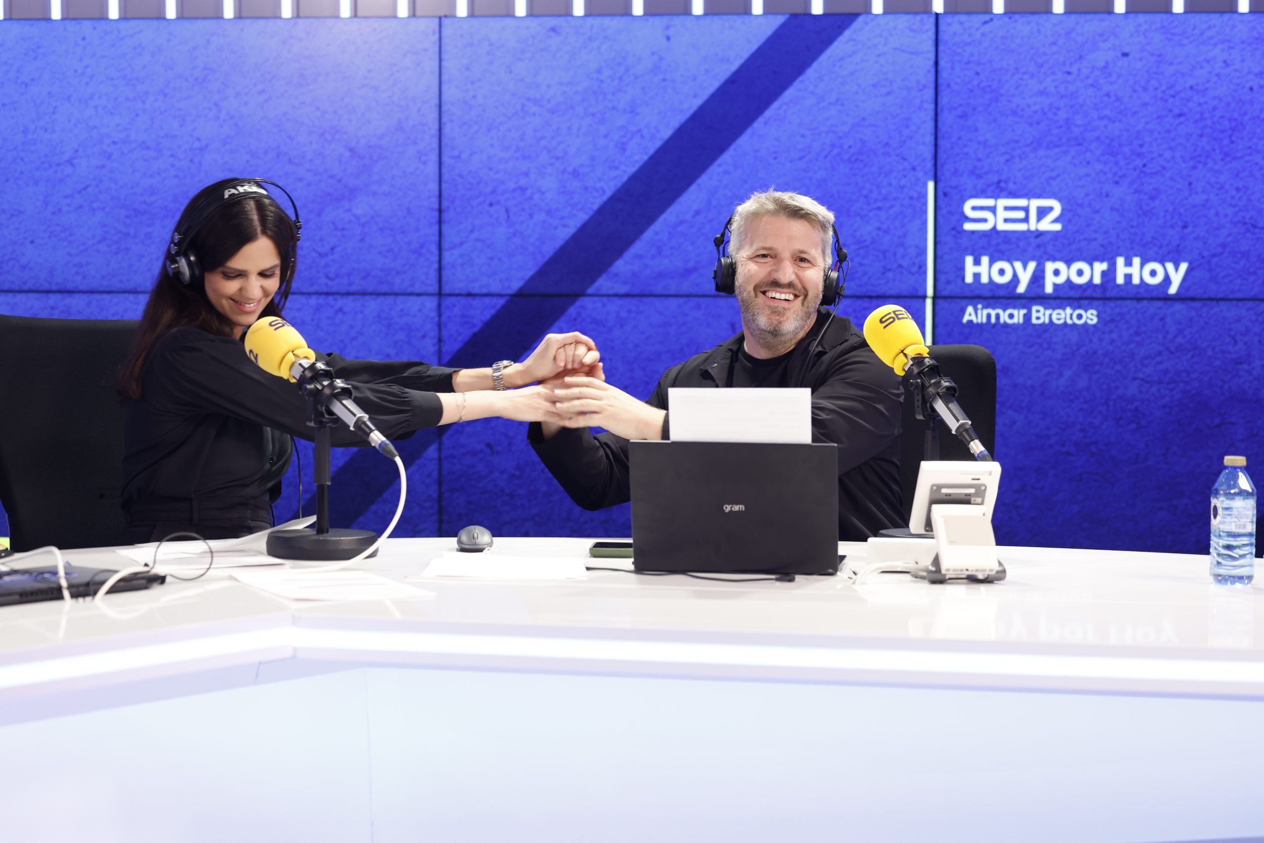 Sara Canals y Aimar Bretos en Hoy por Hoy