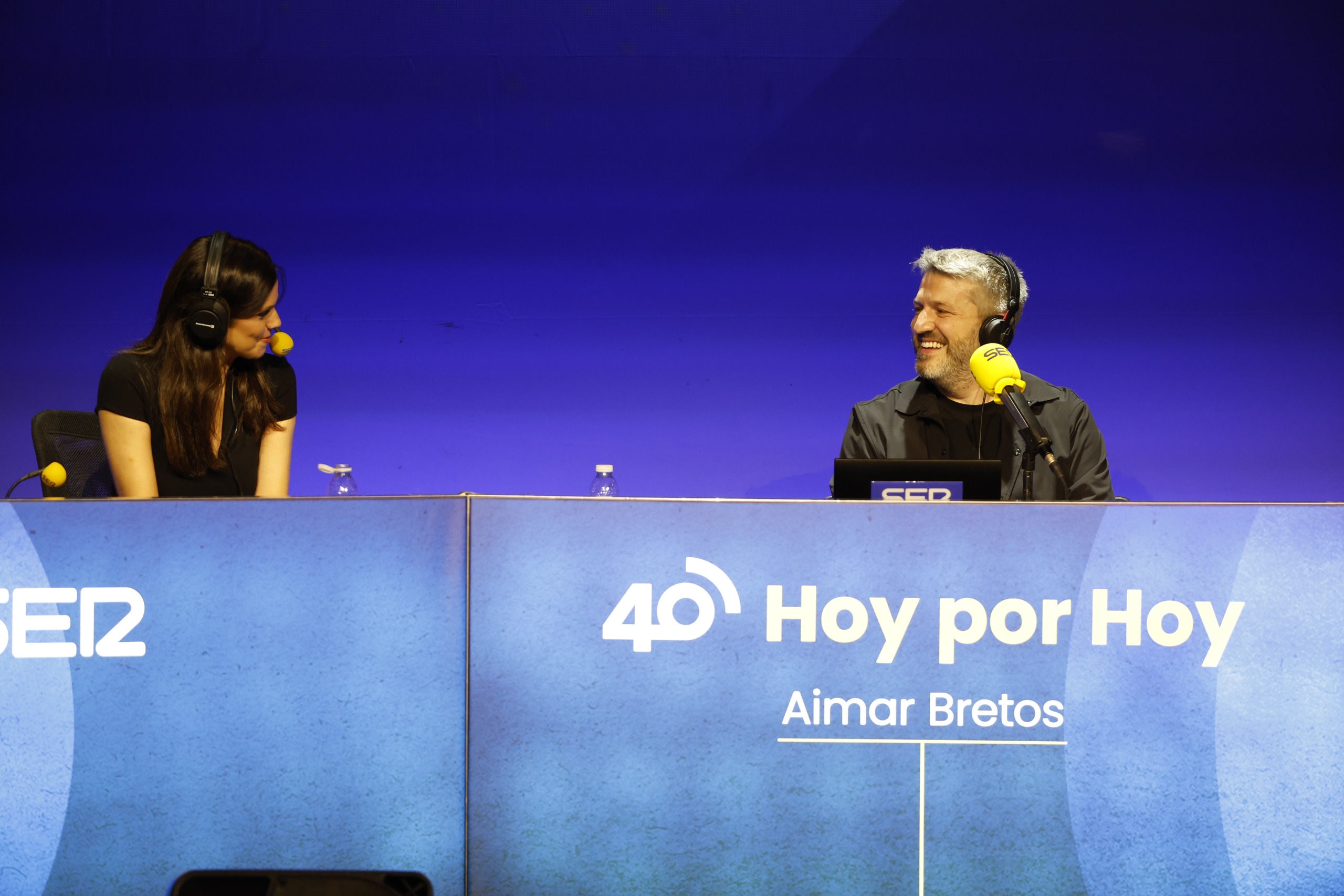 Aimar Bretos y Sara Canals en el 40º aniversario de Hoy por Hoy